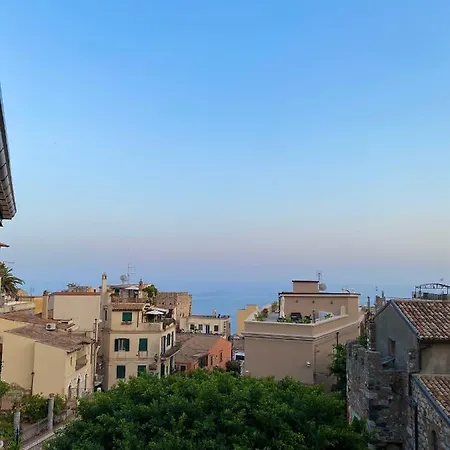 Sole Taormina